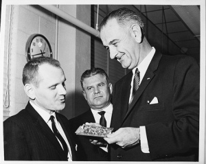 “Lyndon Johnson。”照片Credit：Cushing Memorial Library和Archives，Texas A＆M / Foter / CC by